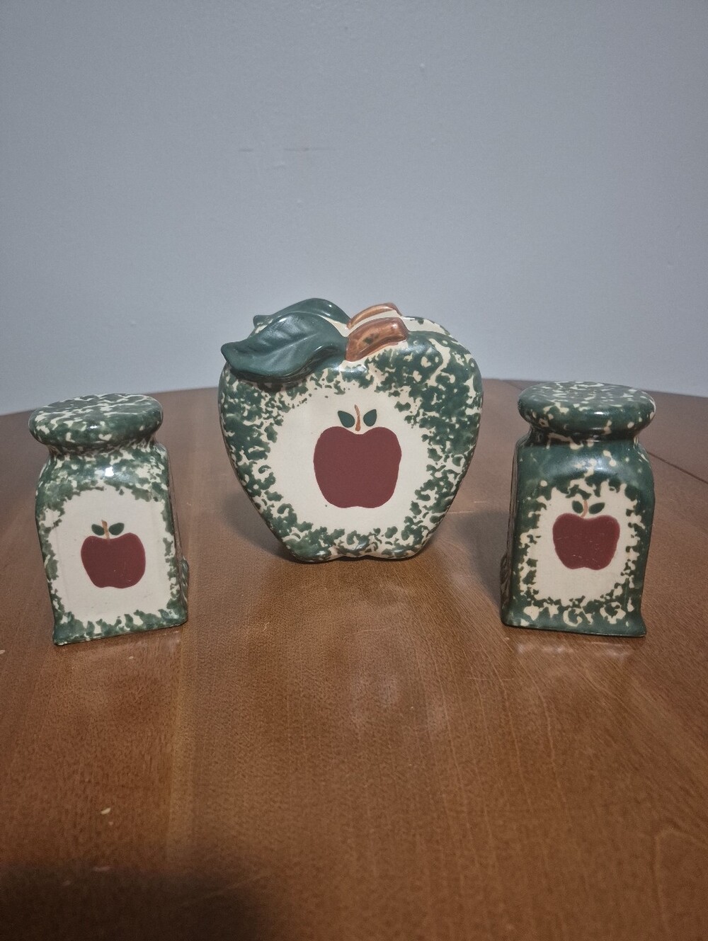 Vintage Ceramic Country Apple Napkin Holder And S/P Shakers Cottagecore Farmcore
